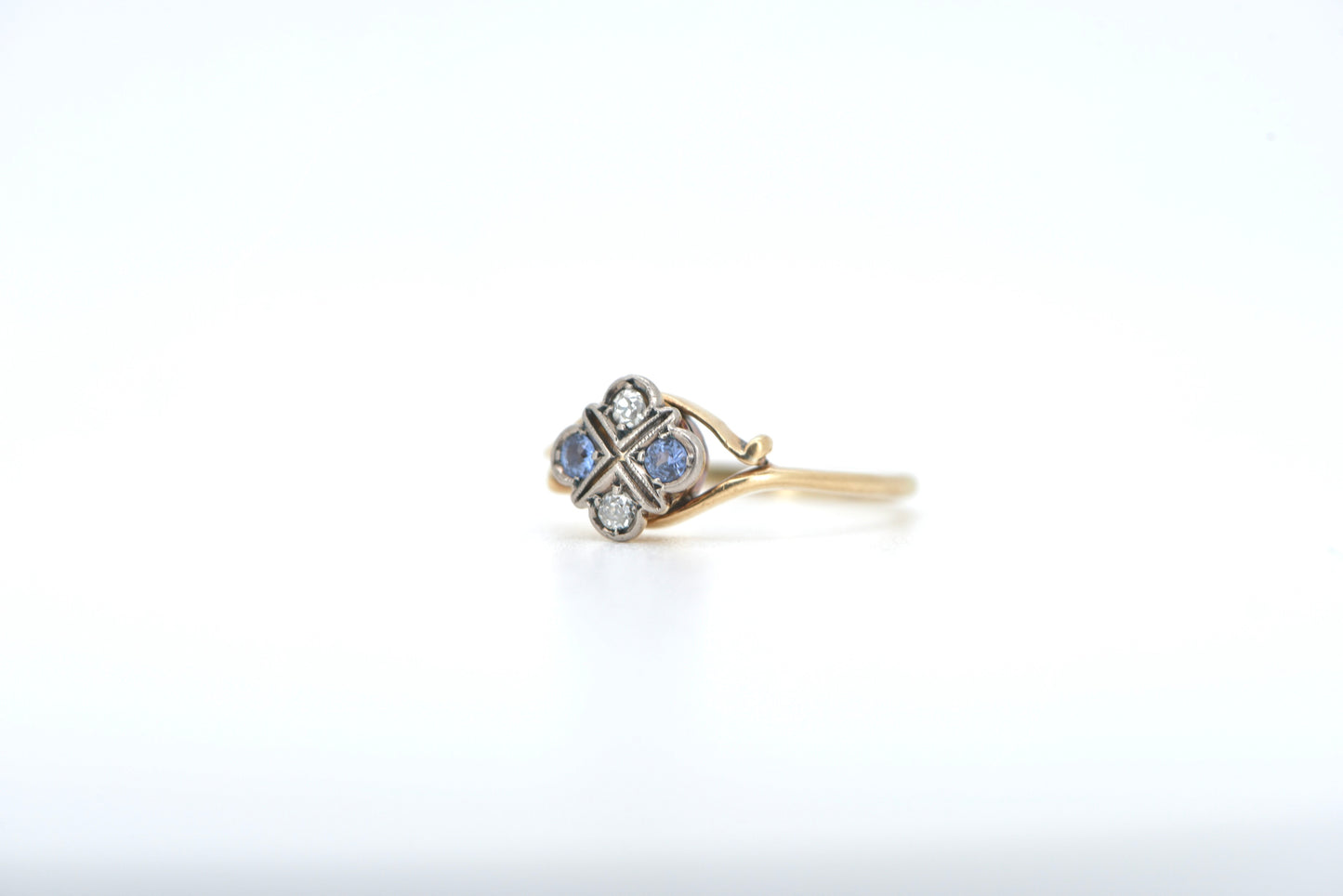 Alice ring - Antique handmade Sapphire and diamond ring in 18ct yellow gold with silver - gold ring
