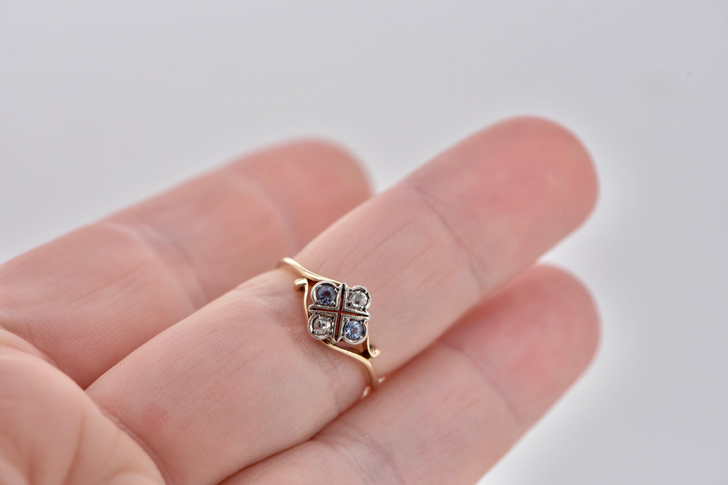 Alice ring - Antique handmade Sapphire and diamond ring in 18ct yellow gold with silver - gold ring