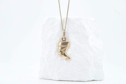 Queen Nefertiti 9ct yellow gold UNOAERRE pendant