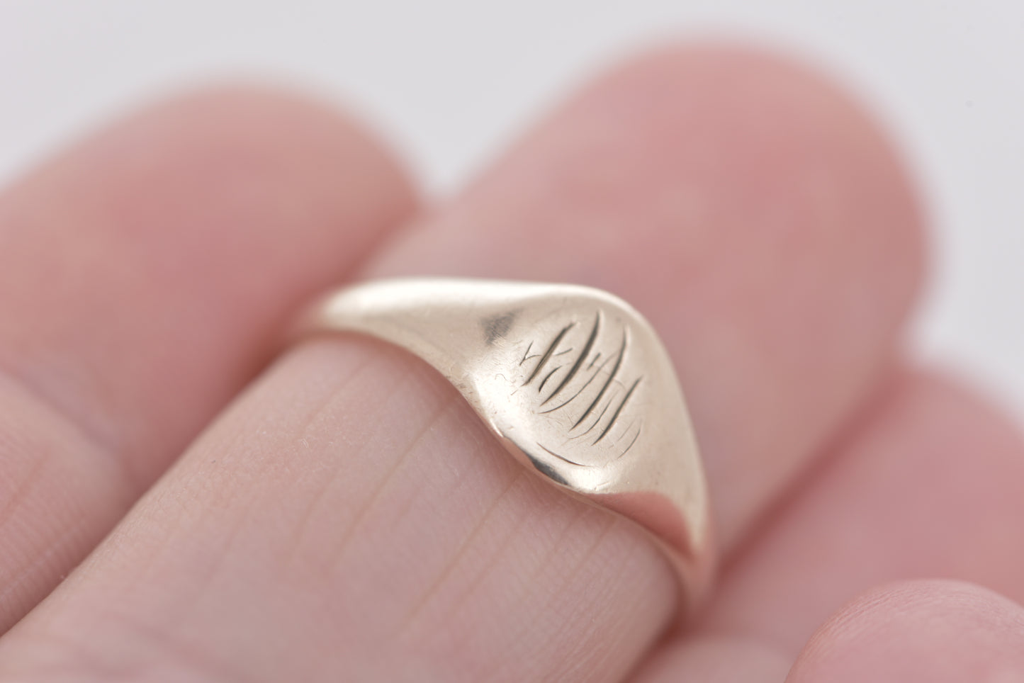 Antique old Australian 9ct rose gold signet ring