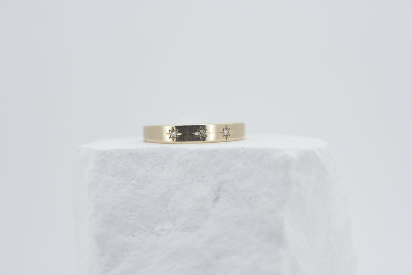 Star - 9ct starlet diamond trilogy ring - gold band (Copy)
