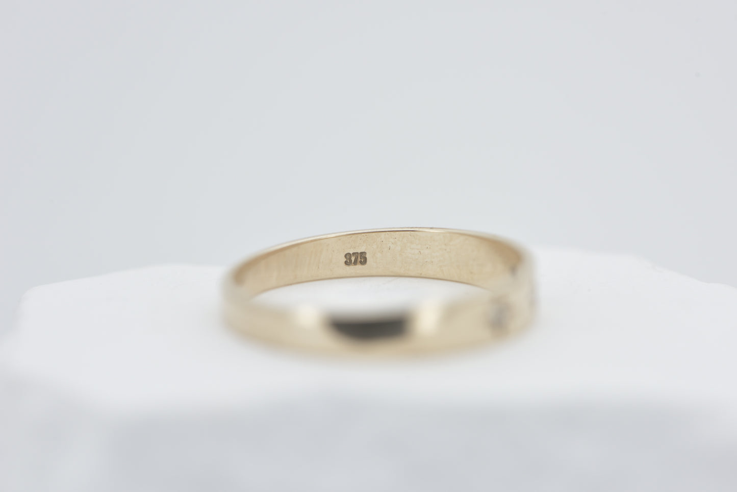 Star - 9ct starlet diamond trilogy ring - gold band (Copy)