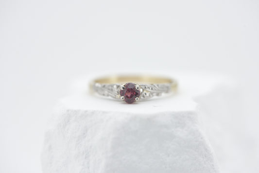Clover - 18ct yellow gold with 9ct white gold floral setting