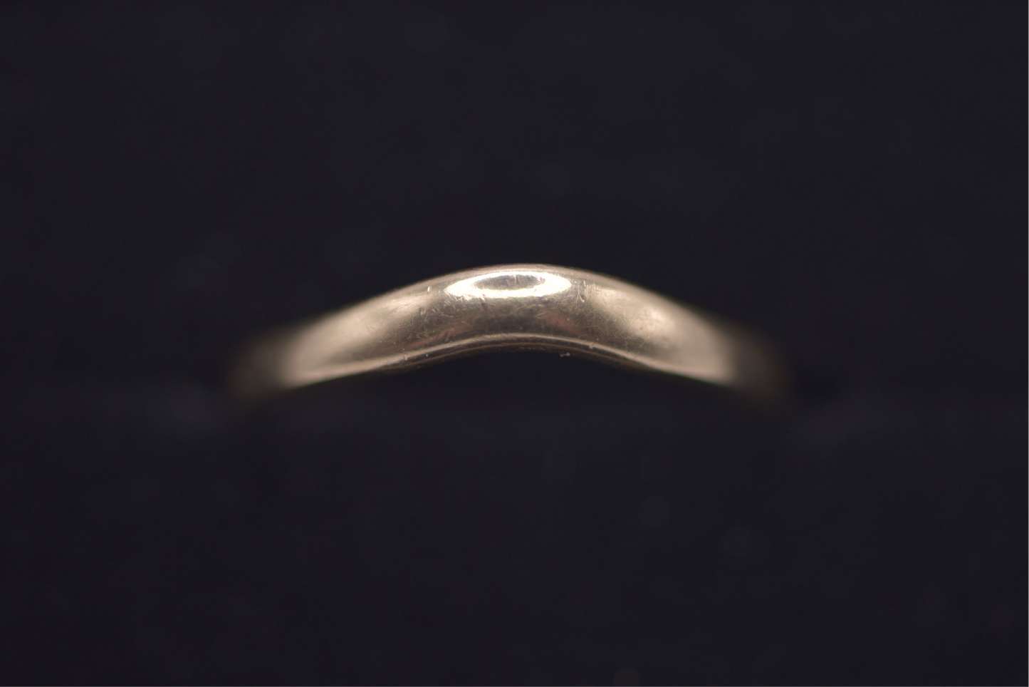 Antique curved band size J ring