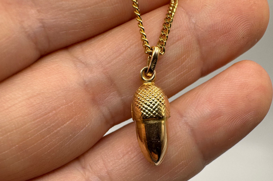 18ct Acorn charm