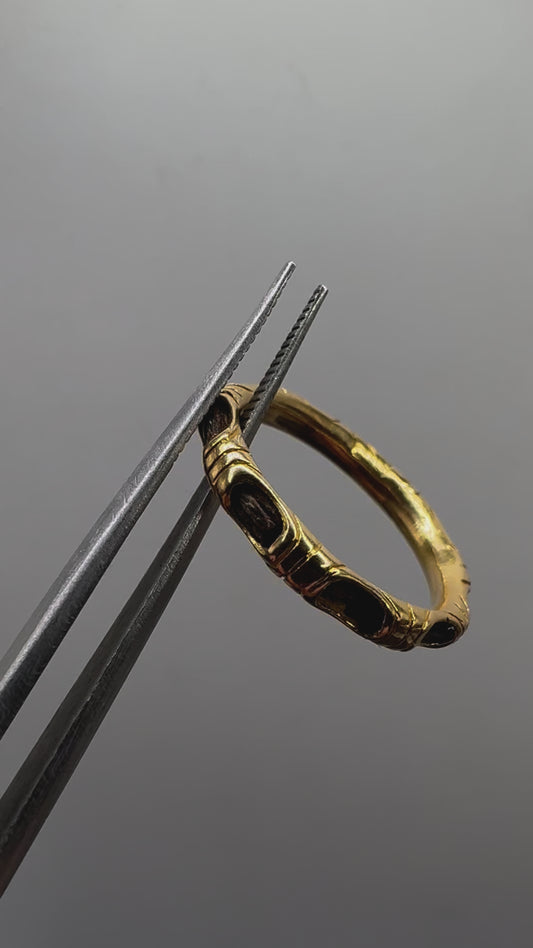 Kira - Vintage 22ct Elephant hair ring